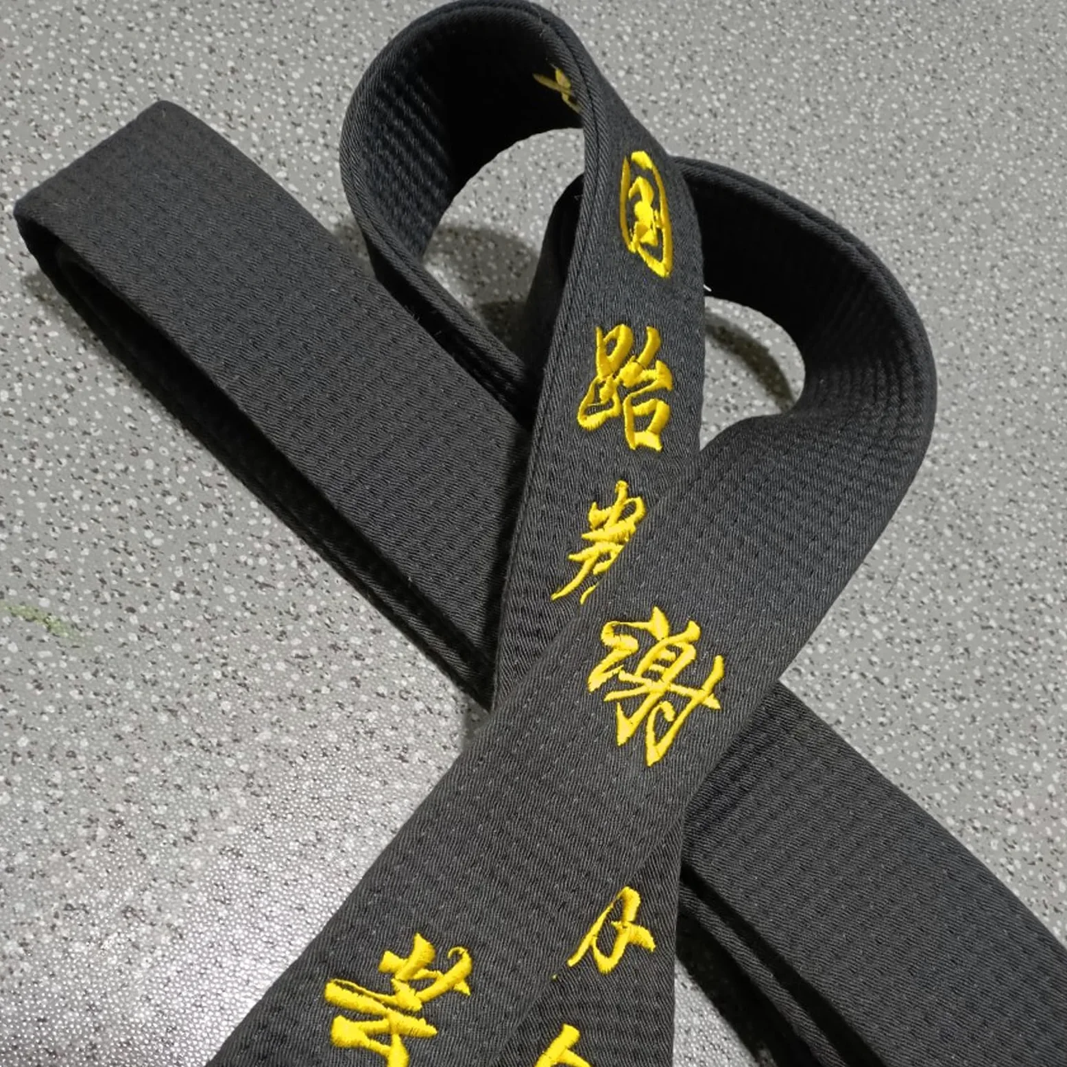 Ceinture Noire brodée personnalisée pour Karaté Arts Martiaux Taekwondo Judo, Largeur 2 Pouces Ceinture Noire Taekwondo Broderie personnalisée