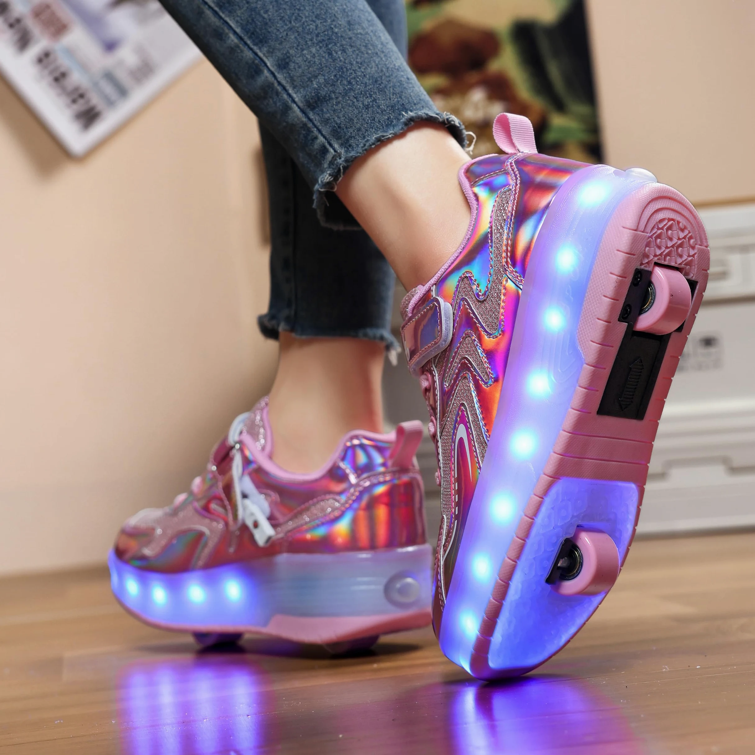 Garçon et Fille LED Lumières Clignotante Patins à roulettes,Unique Double Rétractables Roues Rechargeables,Skateboarding Shoes Outdoor Sports Gymnastique Sneakers