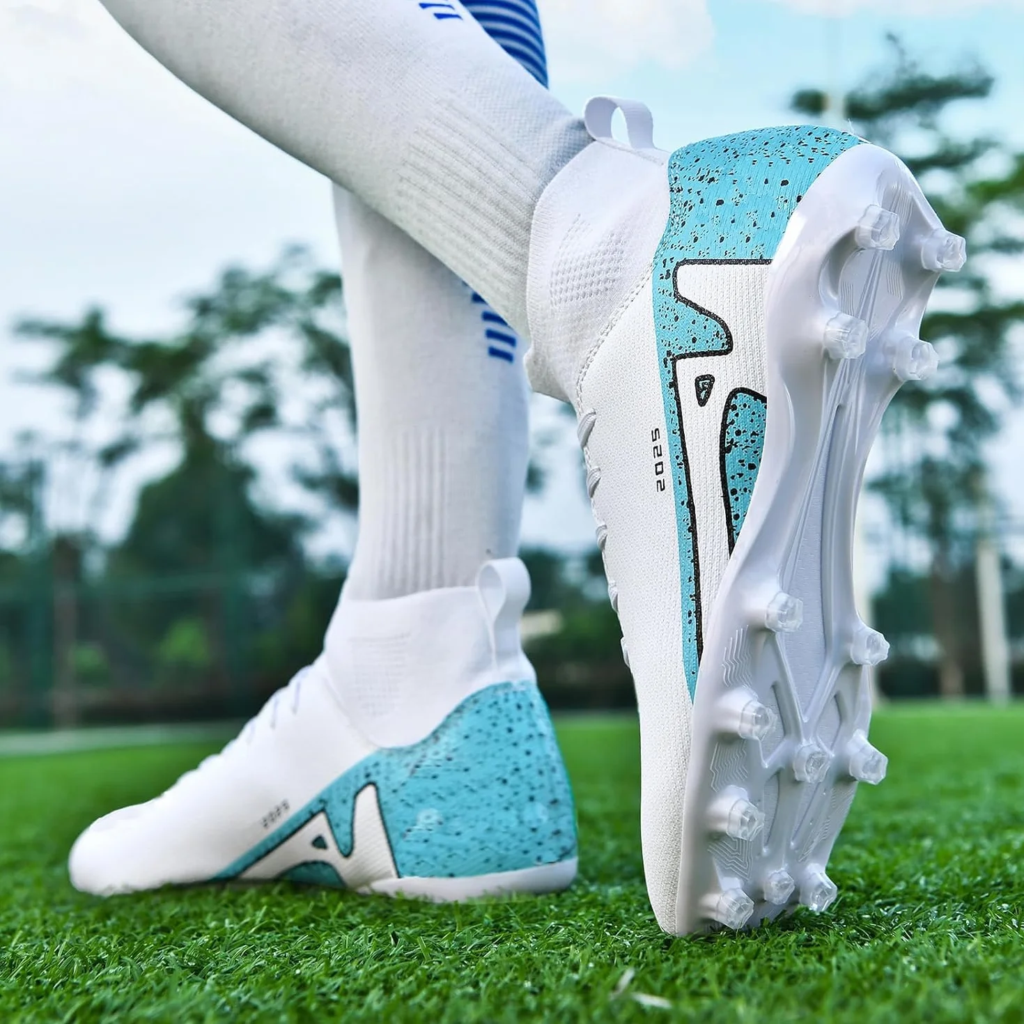 Crampon Foot Homme Chaussures de Football Homme Professionnel Antidérapant Athlétisme Entrainement Football de Crampon Sport