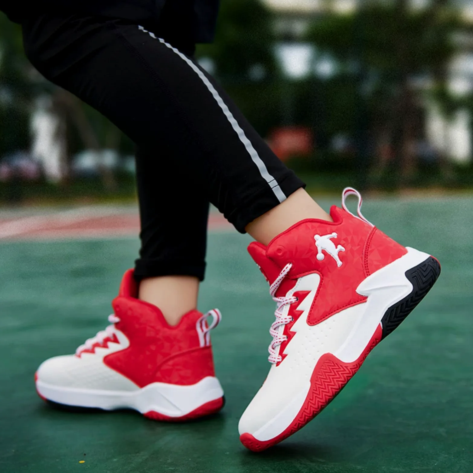 Chaussures de Basket pour Grand Enfant Adolescent, Antidérapantes Respirantes Confortables pour Garçons et Filles