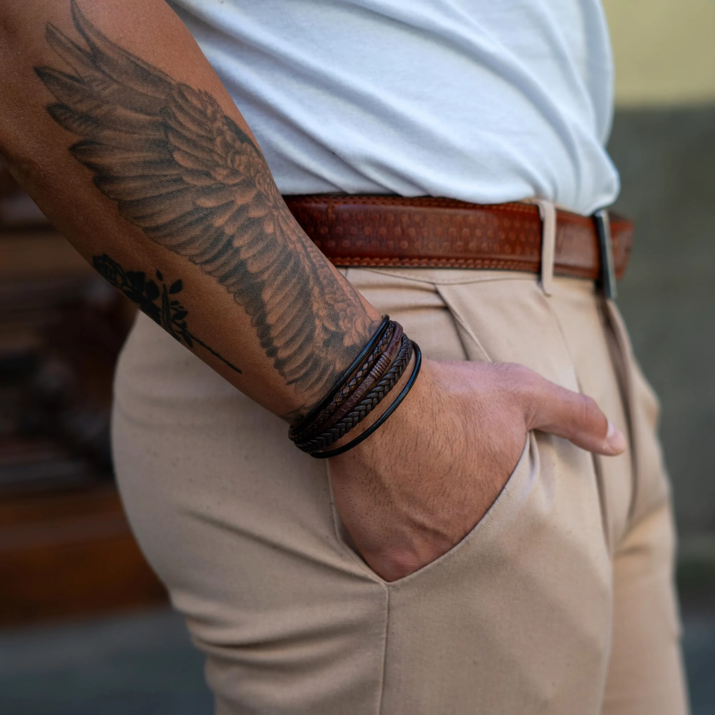 SERASAR | Bracelet Haut de Gamme pour Homme en Cuir Véritable Noir et Marron | Fermoir Magnétique en Acier Inoxydable | Coffret à Bijoux Inclus | Idée Cadeau Idéale