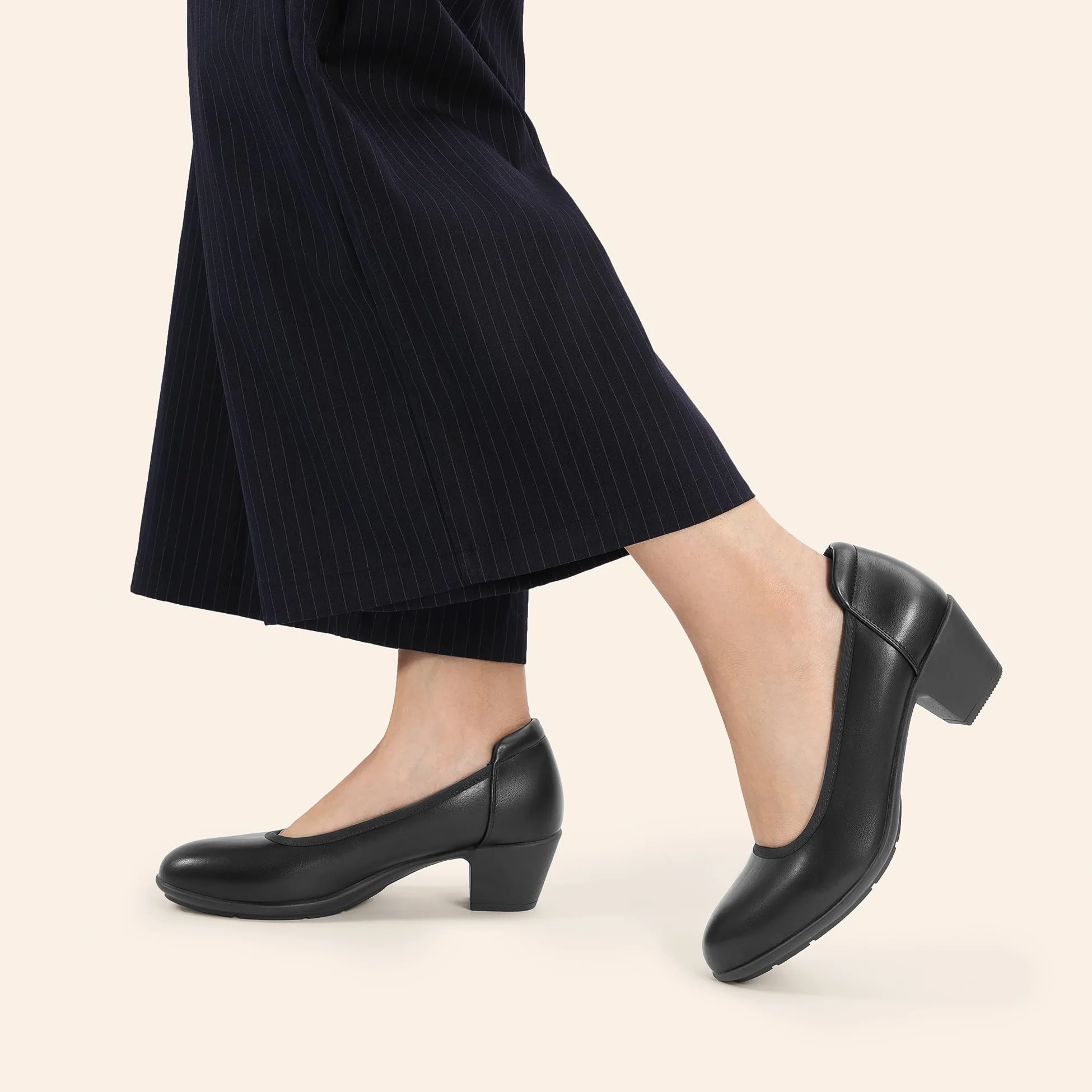 DREAM PAIRS Escarpins à talons bas et épais confortables pour femme - Bout rond - Chaussures habillées pour le bureau et les affaires, noir, 39.5 EU