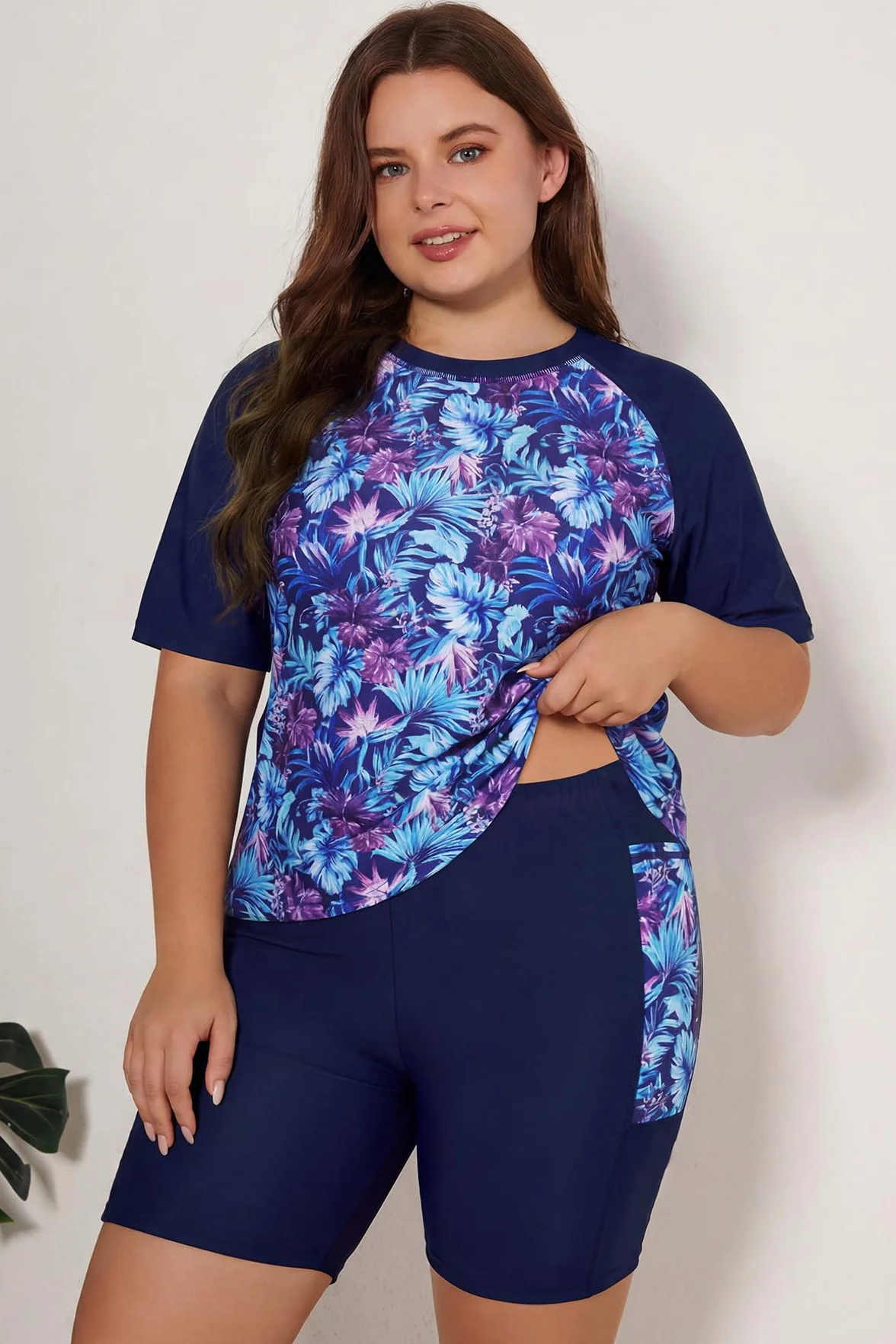 SHEKINI Maillot de Bain Femme 2 Pièces Rash Guard Set Grande Taille Imprimé Floral T-Shirt à Manches Courtes Boyshort Shorts de Bain Maillot de Surf Natation