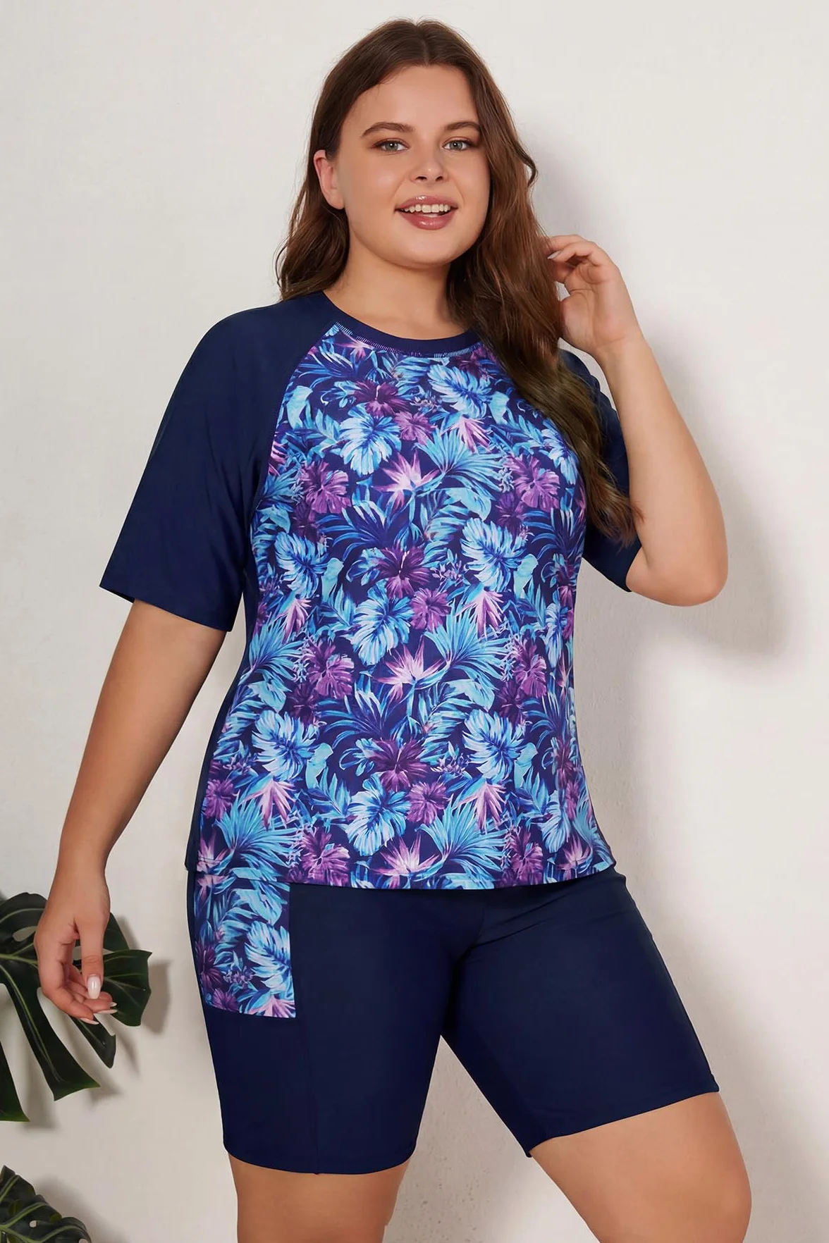 SHEKINI Maillot de Bain Femme 2 Pièces Rash Guard Set Grande Taille Imprimé Floral T-Shirt à Manches Courtes Boyshort Shorts de Bain Maillot de Surf Natation