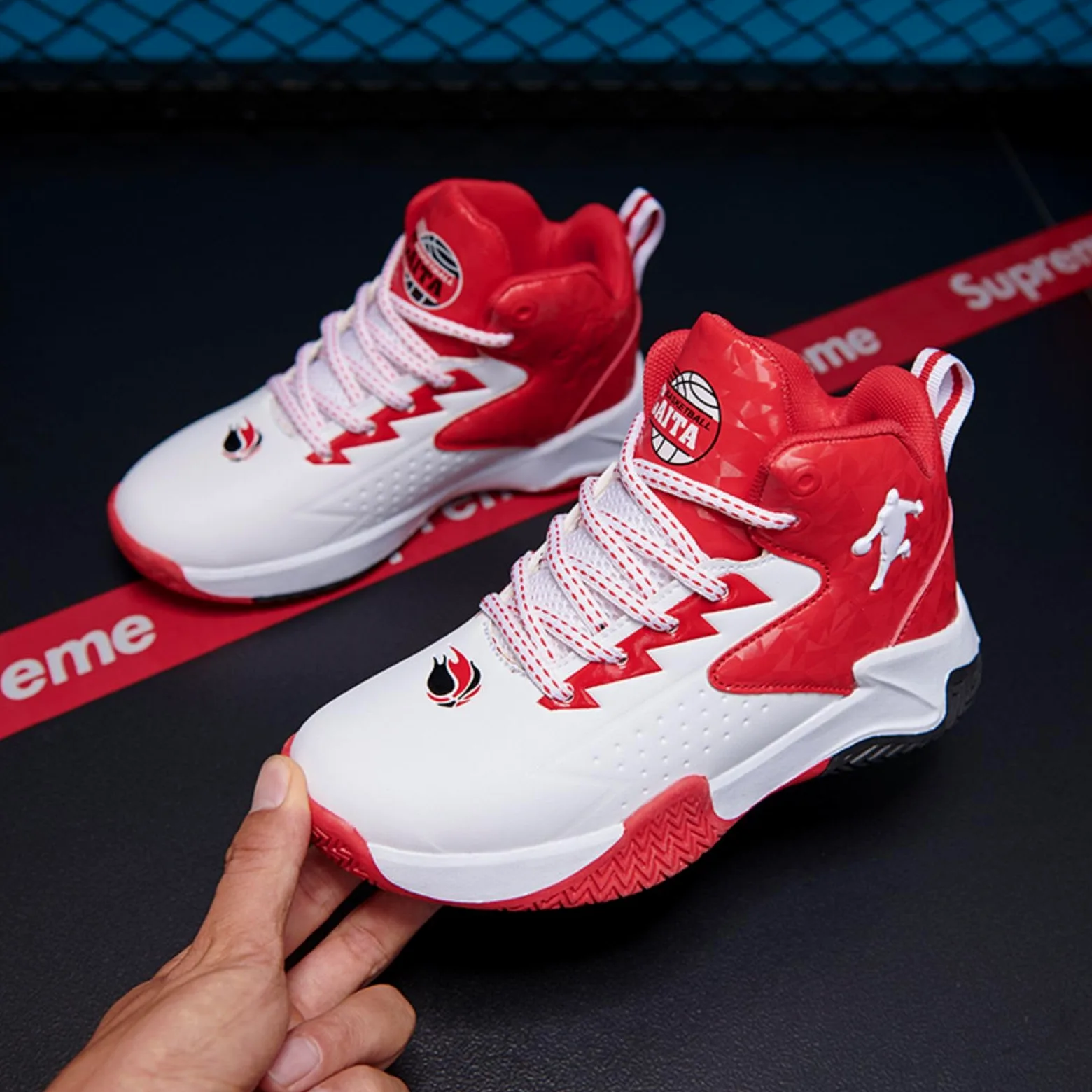 Chaussures de Basket pour Grand Enfant Adolescent, Antidérapantes Respirantes Confortables pour Garçons et Filles