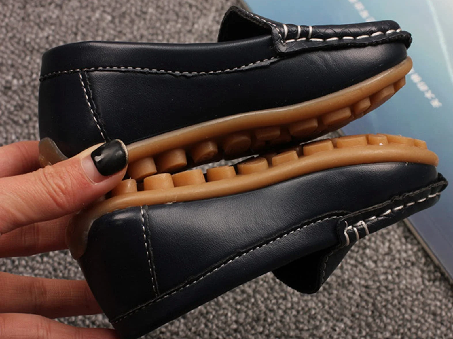 Mocassins pour Enfant Cuir Bateau Chaussures Garçon Mode Oxford Chaussures Fille Décontracté Confortable Mocassin Plates Loafers, Bleu foncé 35 EU