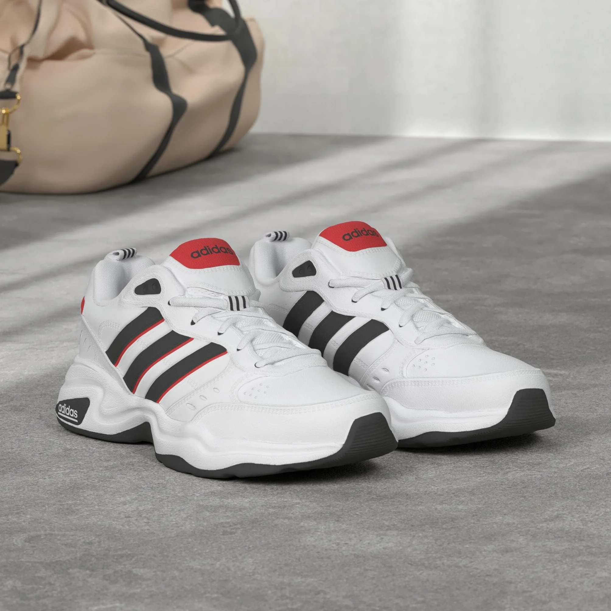 adidas Homme Strutter Chaussures