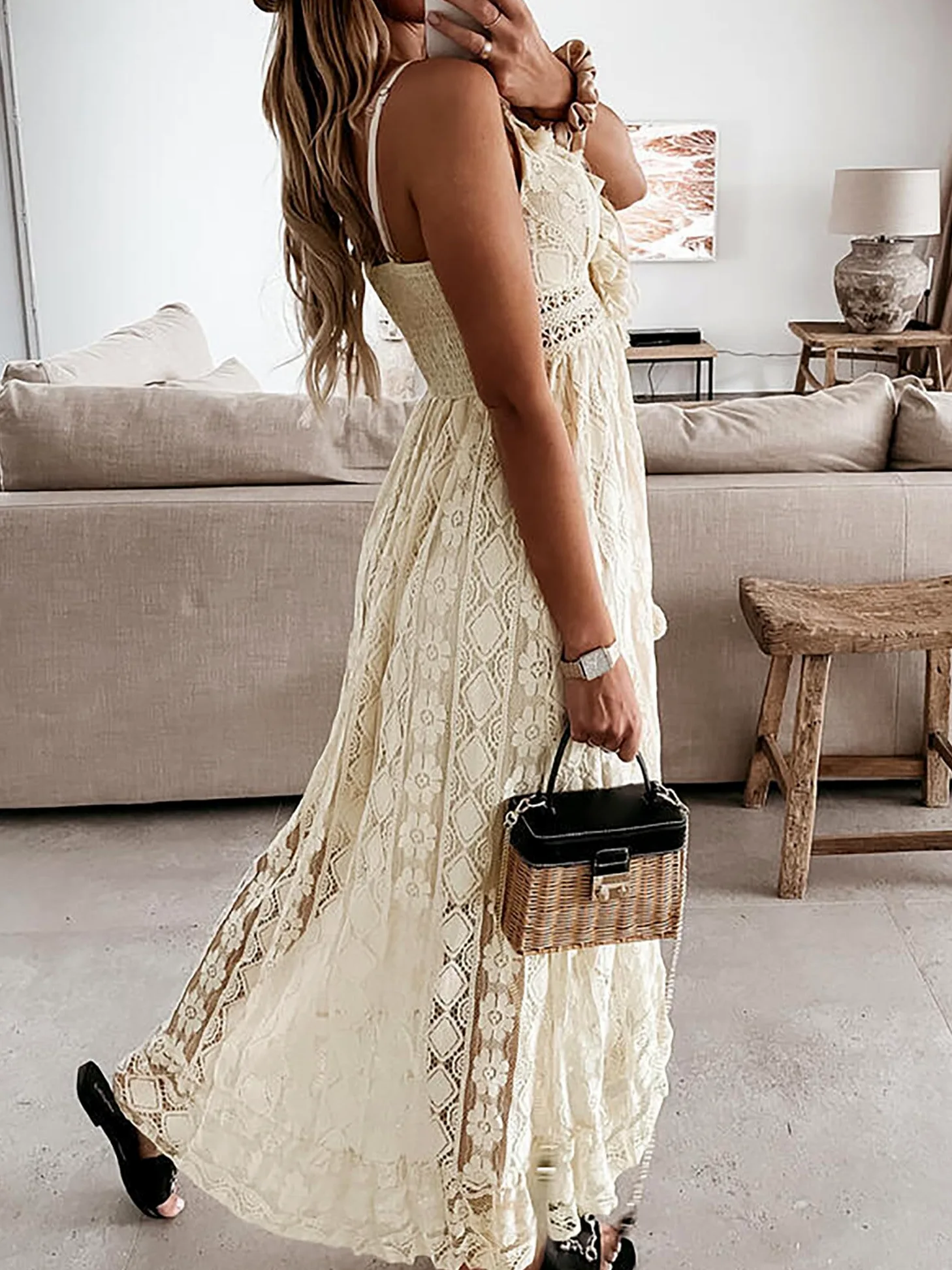 CUPSHE Robe d'été pour Femme Boho Maxi à Lacets avec Pompon col en V évasé à Volants Robes de Plage